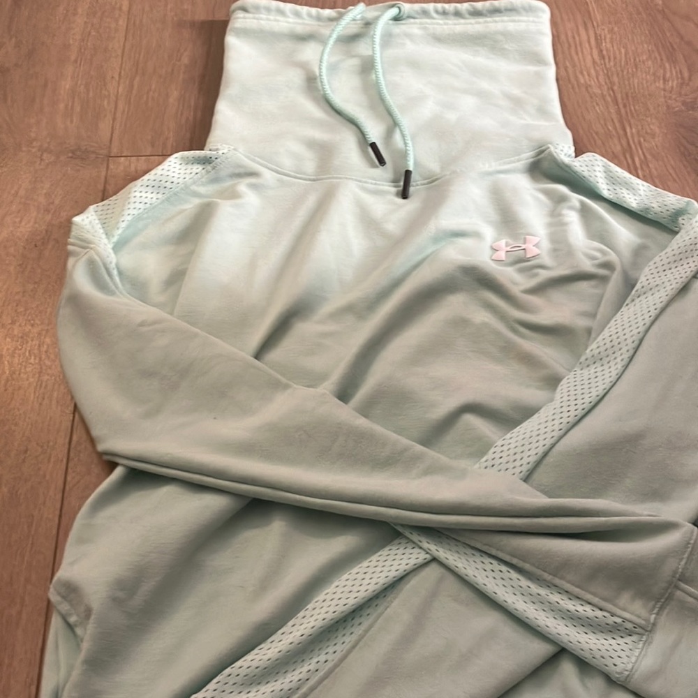 Teal super cute under Armour sweatshirt